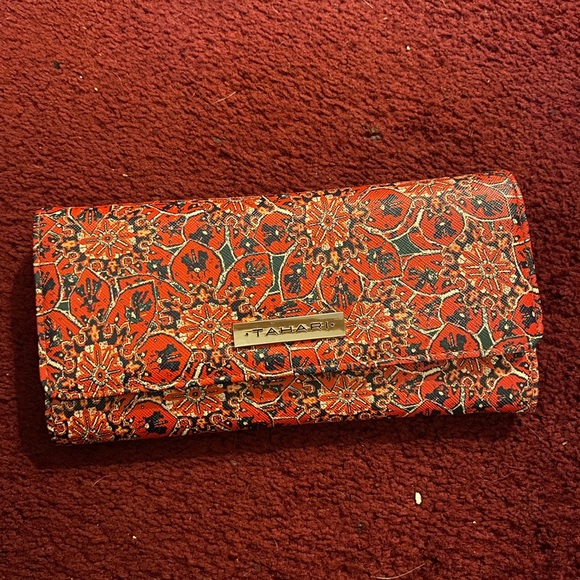 Tahari wallet - Picture 1 of 4